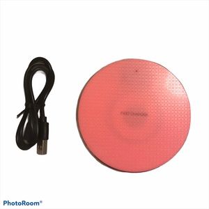 NWT Universal Wireless Phone Charger